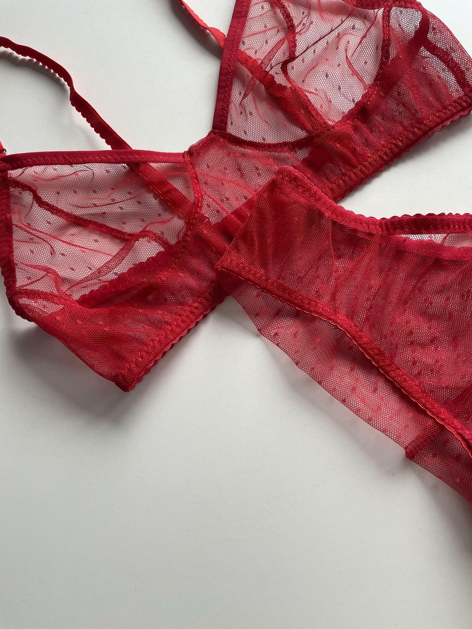 Комплект «MISTY» в красном цвете.