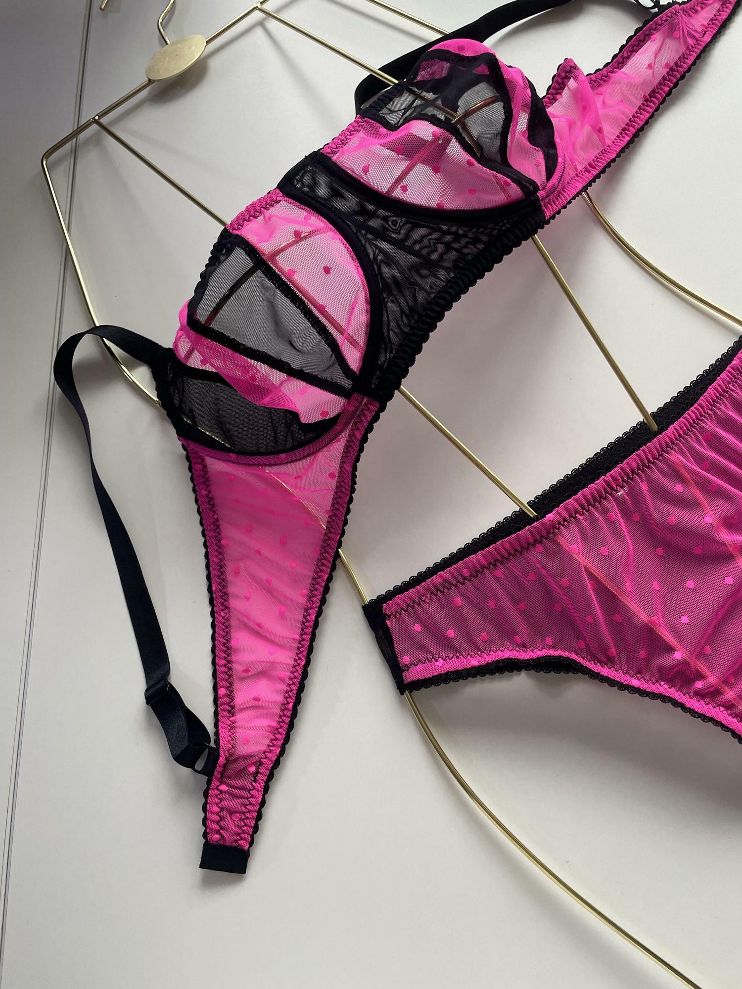 Комплект из эластичной сеточки  «ZIP» в черном цвете c розовым.