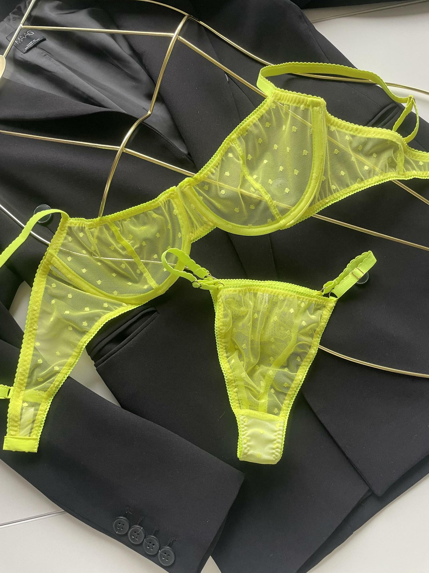 Кружевной комплект  «Nitty» в ярко -желтом цвете.