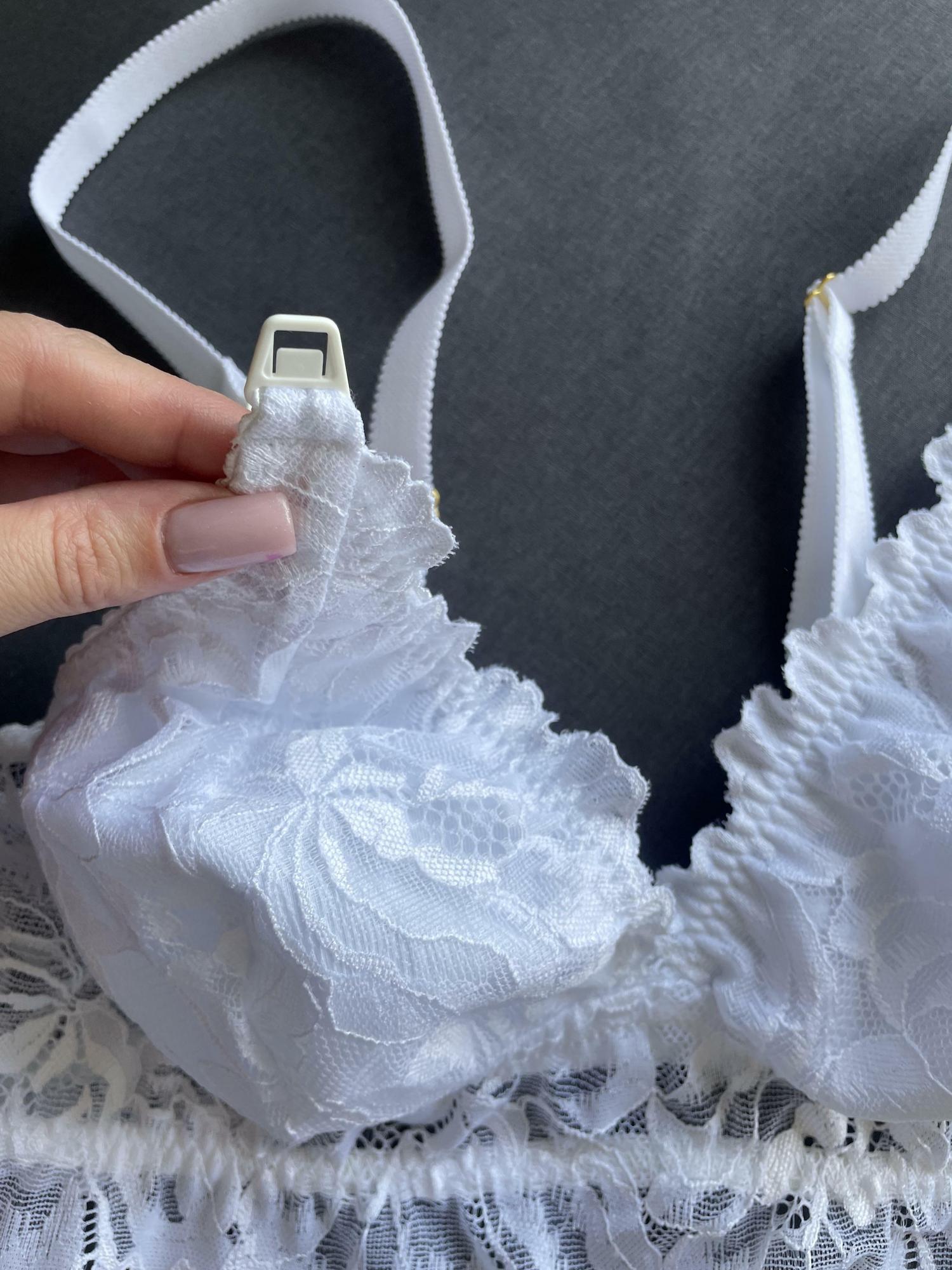 Кружевной бюстгальтер для кормящих мамочек в белом цвете