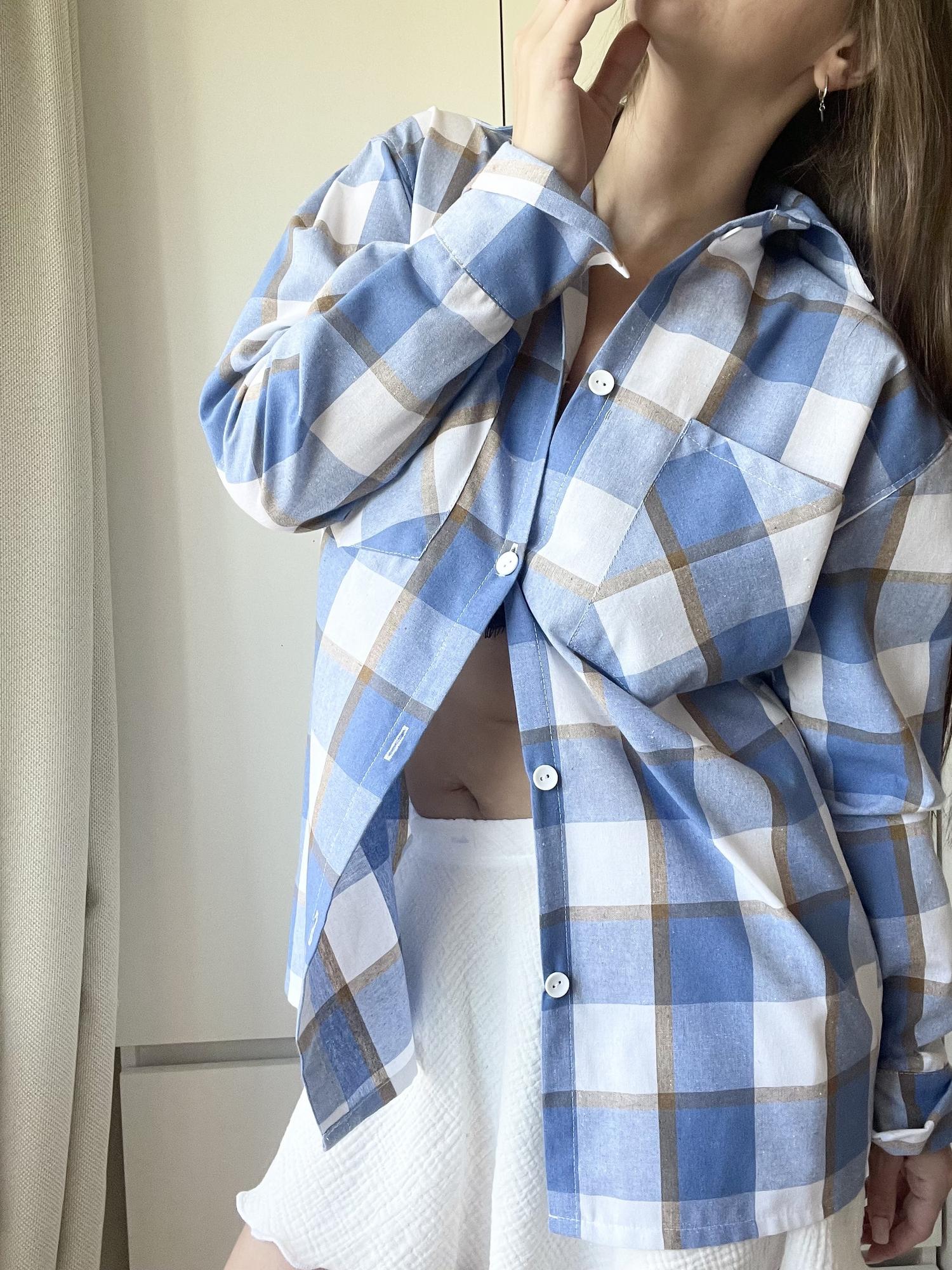 Хлопковая рубашка в голубую клетку.