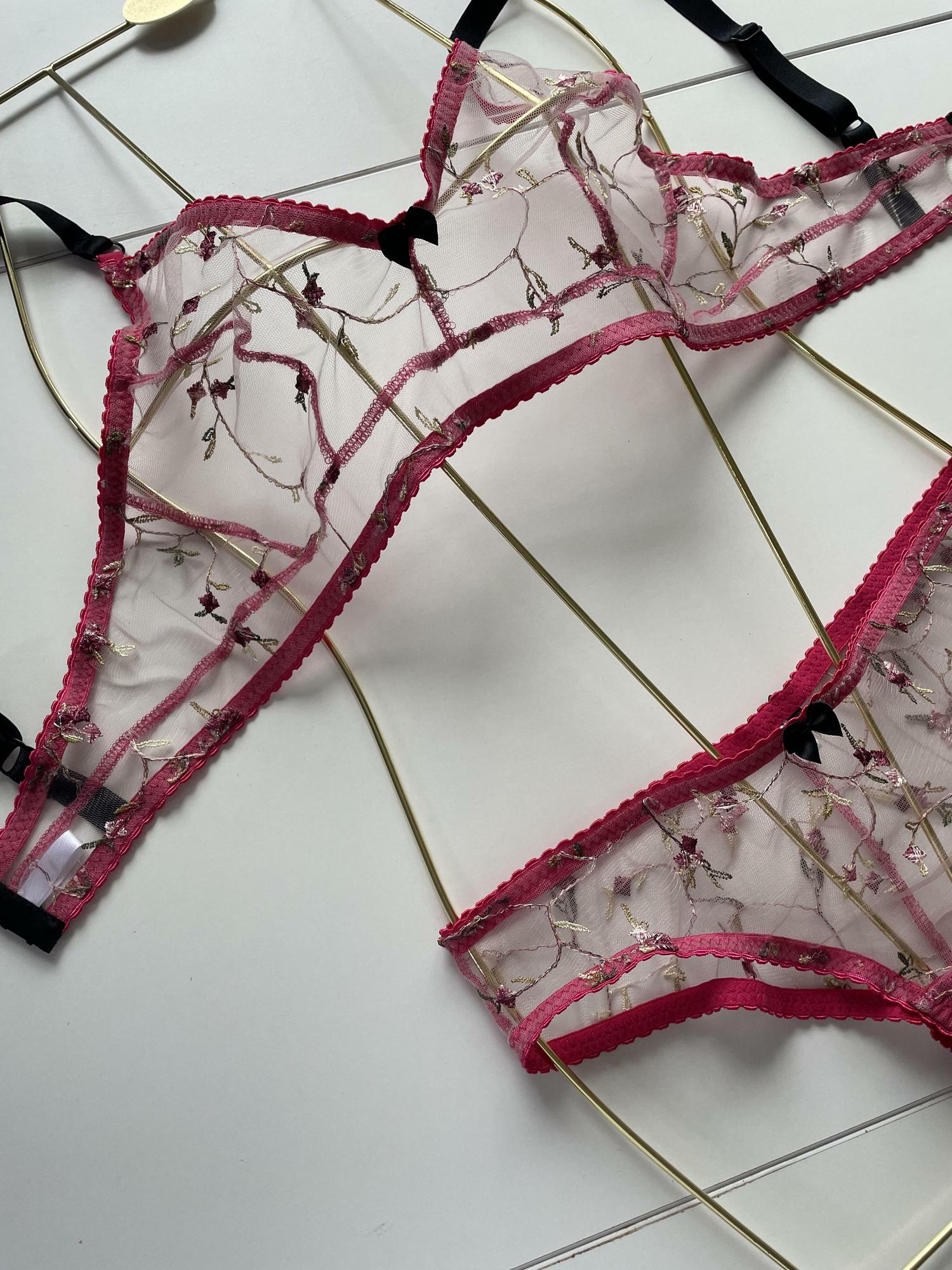 Комплект  «TUW»  с ярко - розовыми резинками