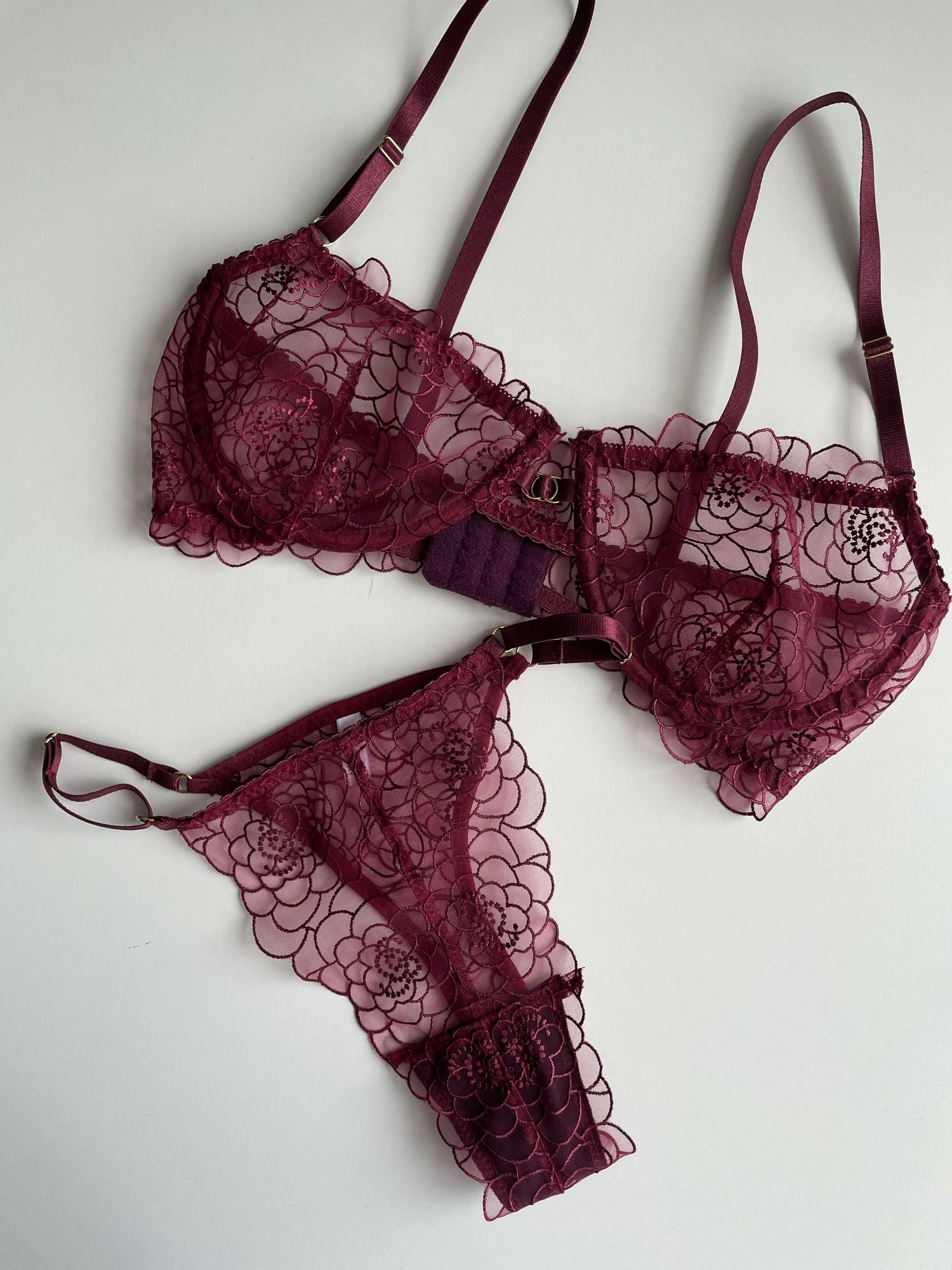 Кружевной комплект в бордовом цвете  «MYT»