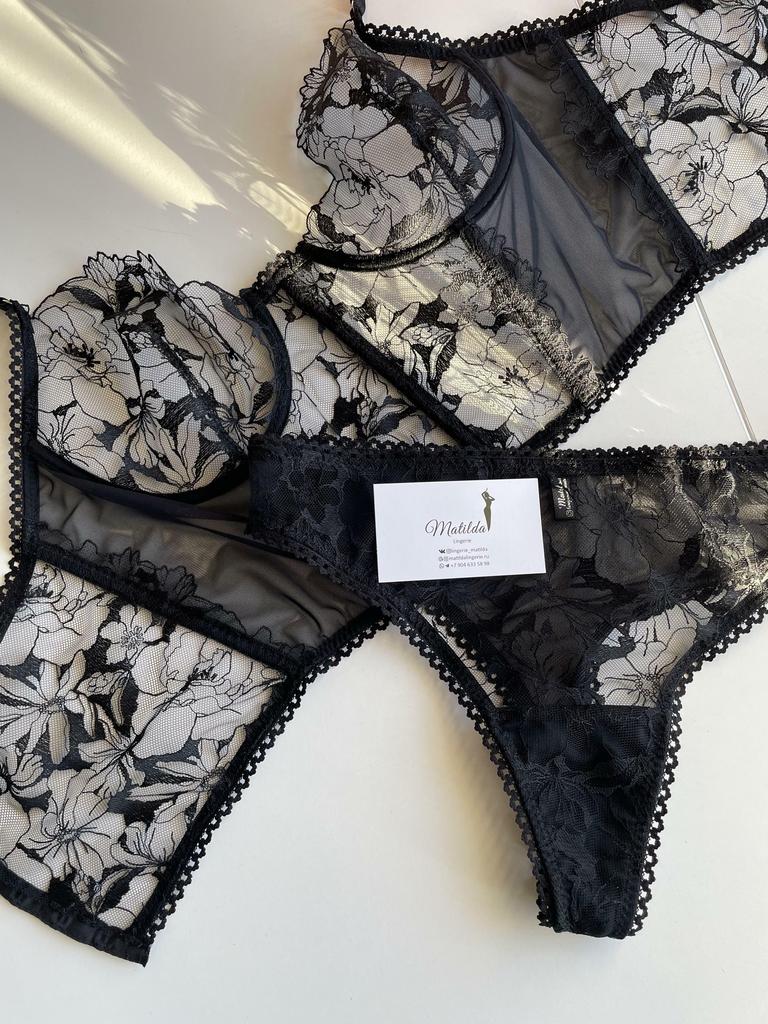 Кружевной комплект в черном цвете  «SIT»