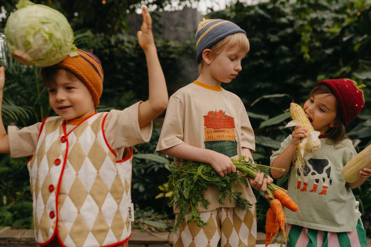 Шапка "желудь" желтая полоска