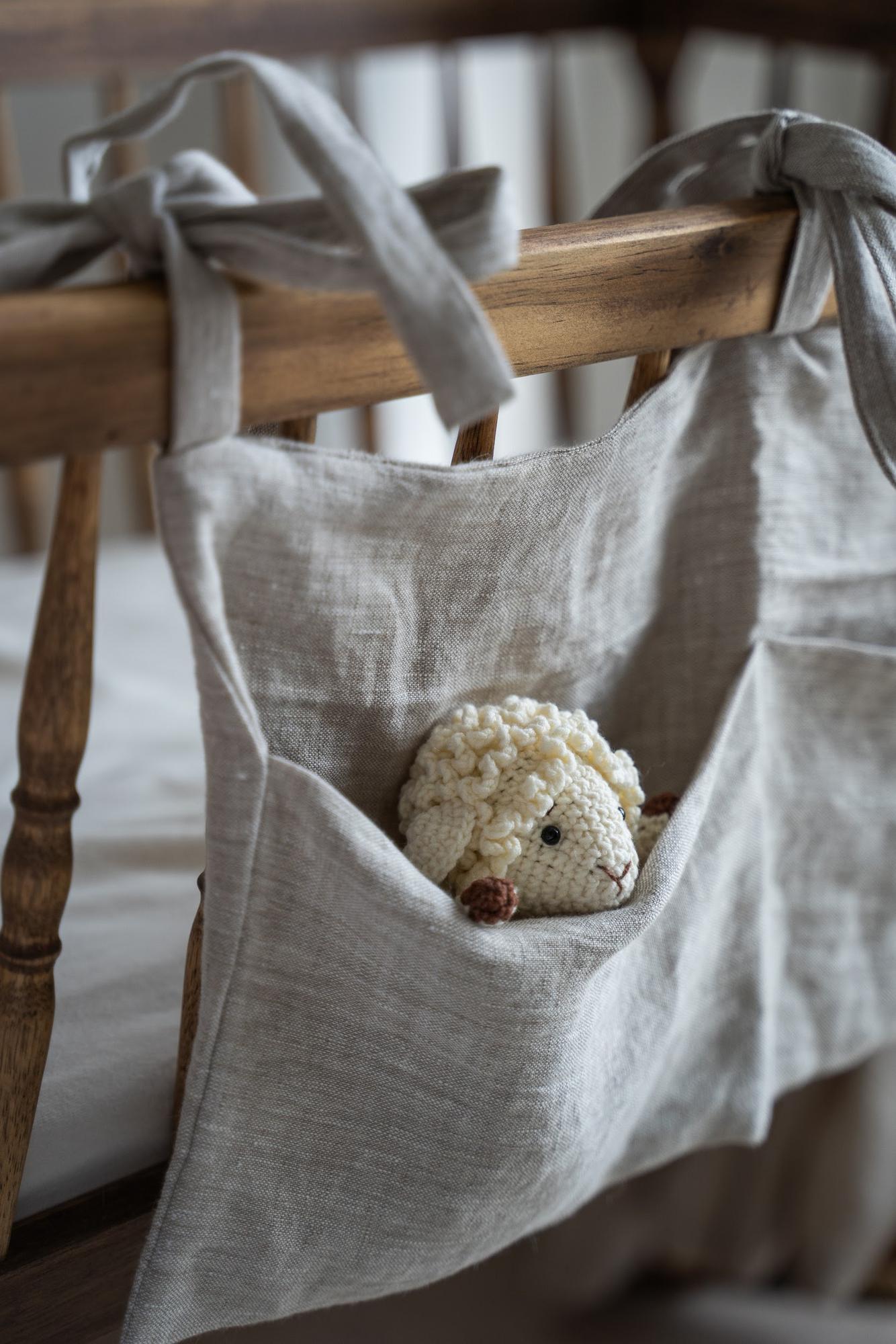 Органайзер на кроватку