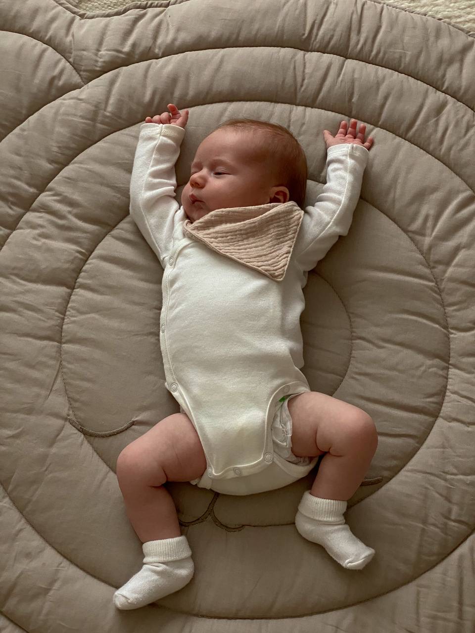 Слюнявчик из муслина (набор из 2 шт)