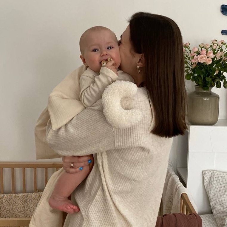 Погремушка-держатель для соски "Месяц"