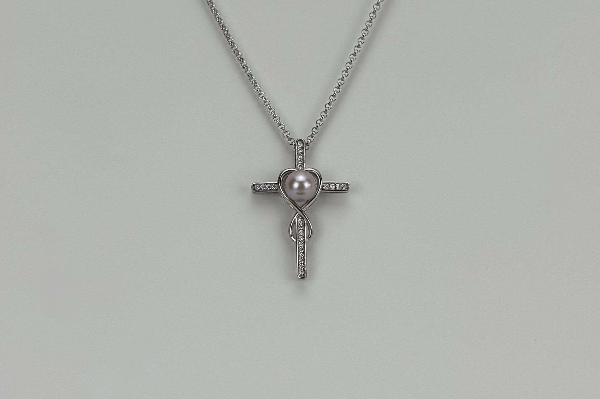 Подвеска крестик с натуральным жемчугом CROSSLOVE