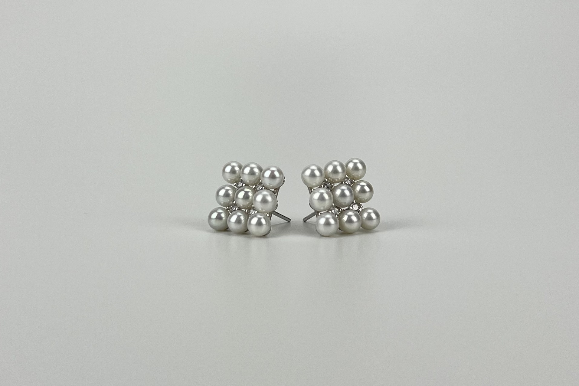 Серьги гвоздики с натуральным жемчугом OPERA