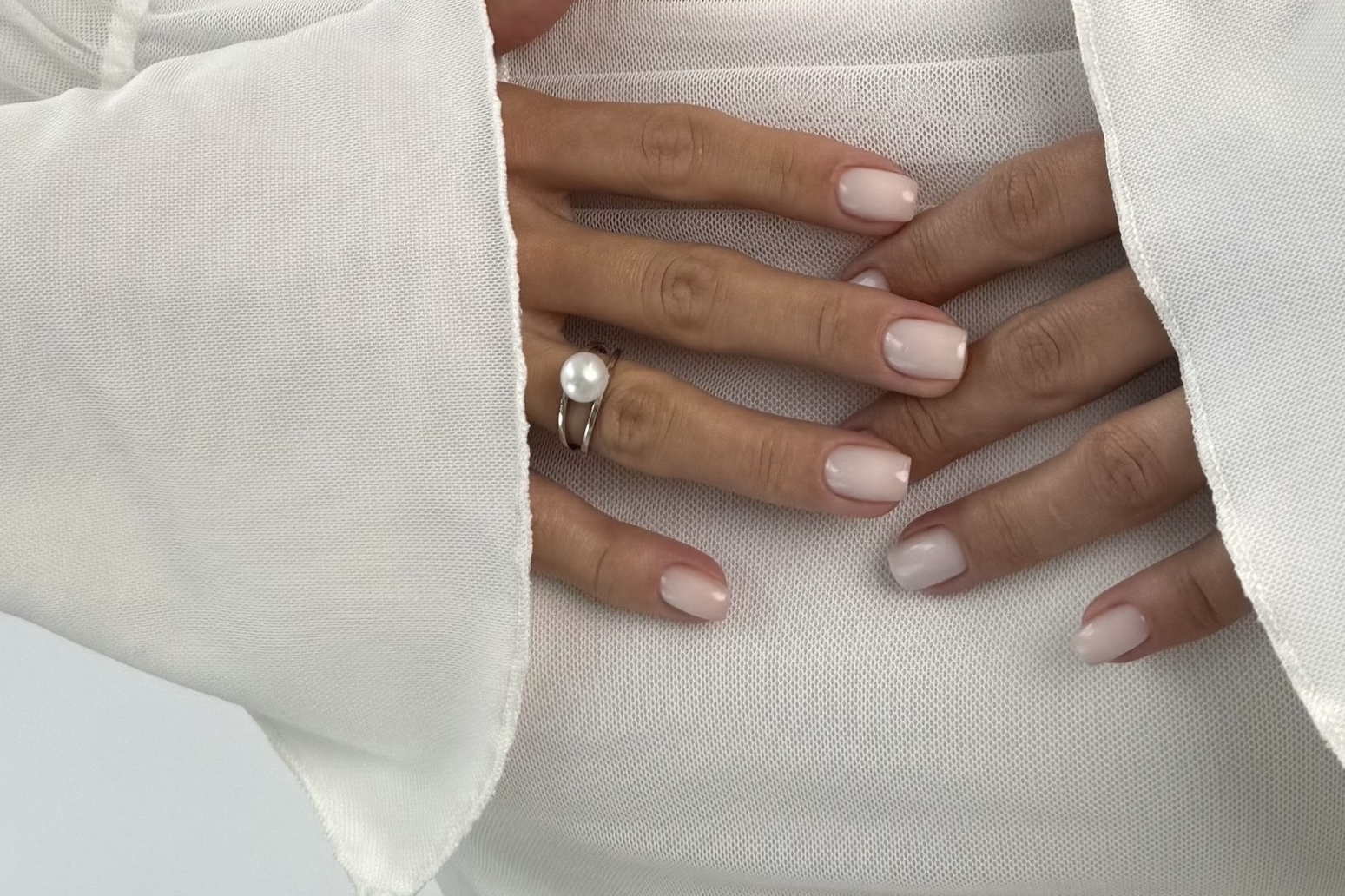 Кольцо с натуральной белой жемчужиной ELLE