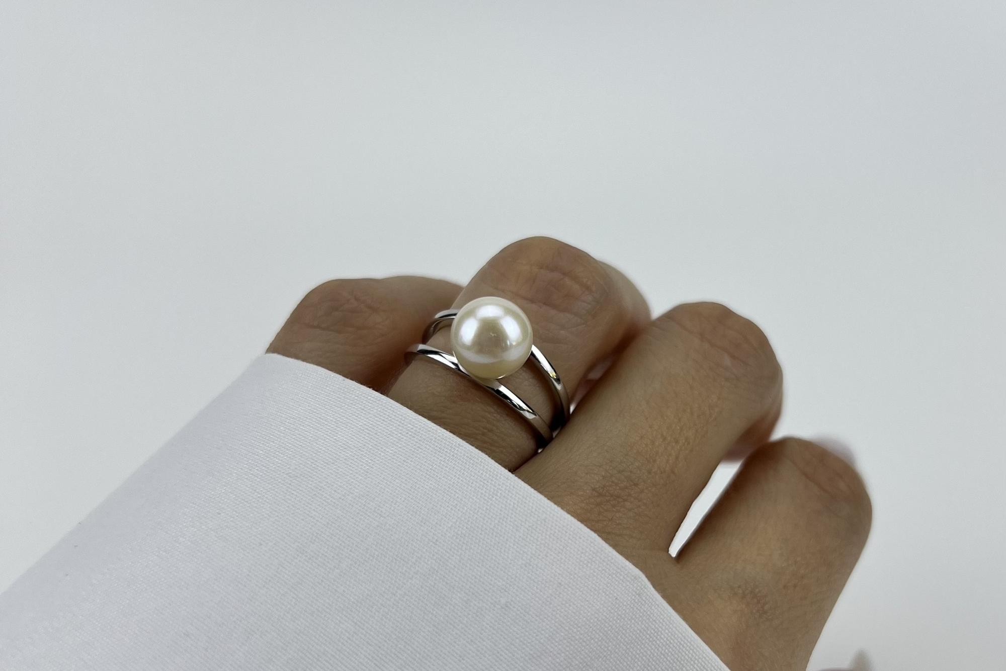 Кольцо с натуральной белой жемчужиной ELLE