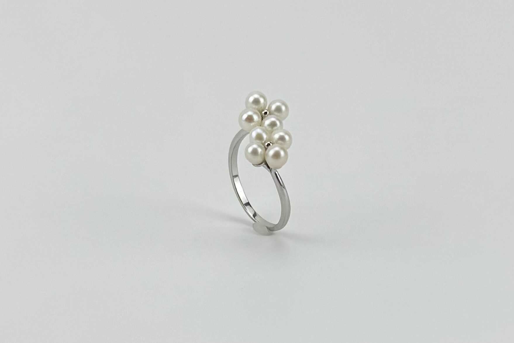 Кольцо в виде цветка с натуральным жемчугом BLOSSOM