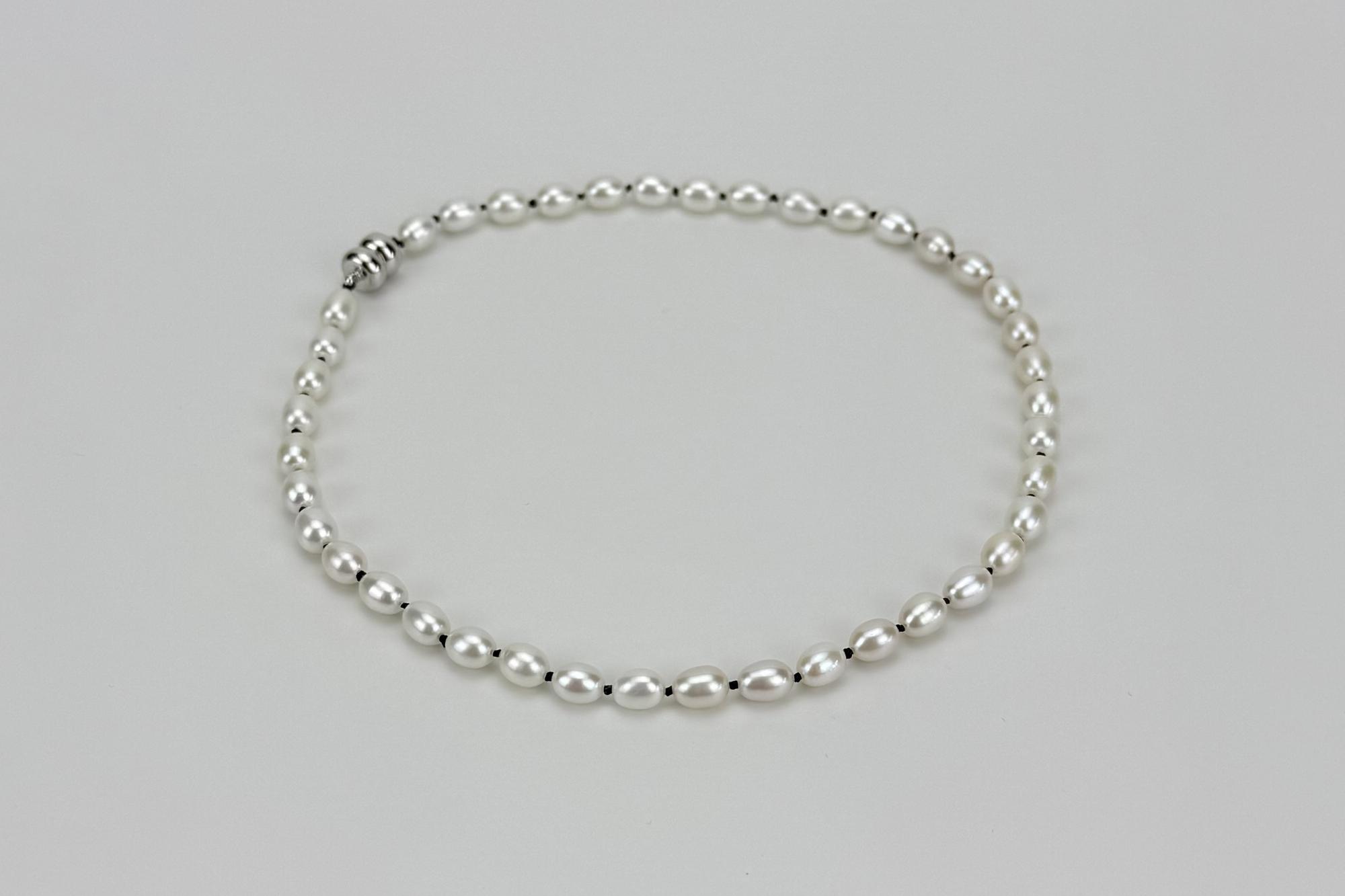 Чокер из натурального жемчуга CODE c черной шелковой нитью