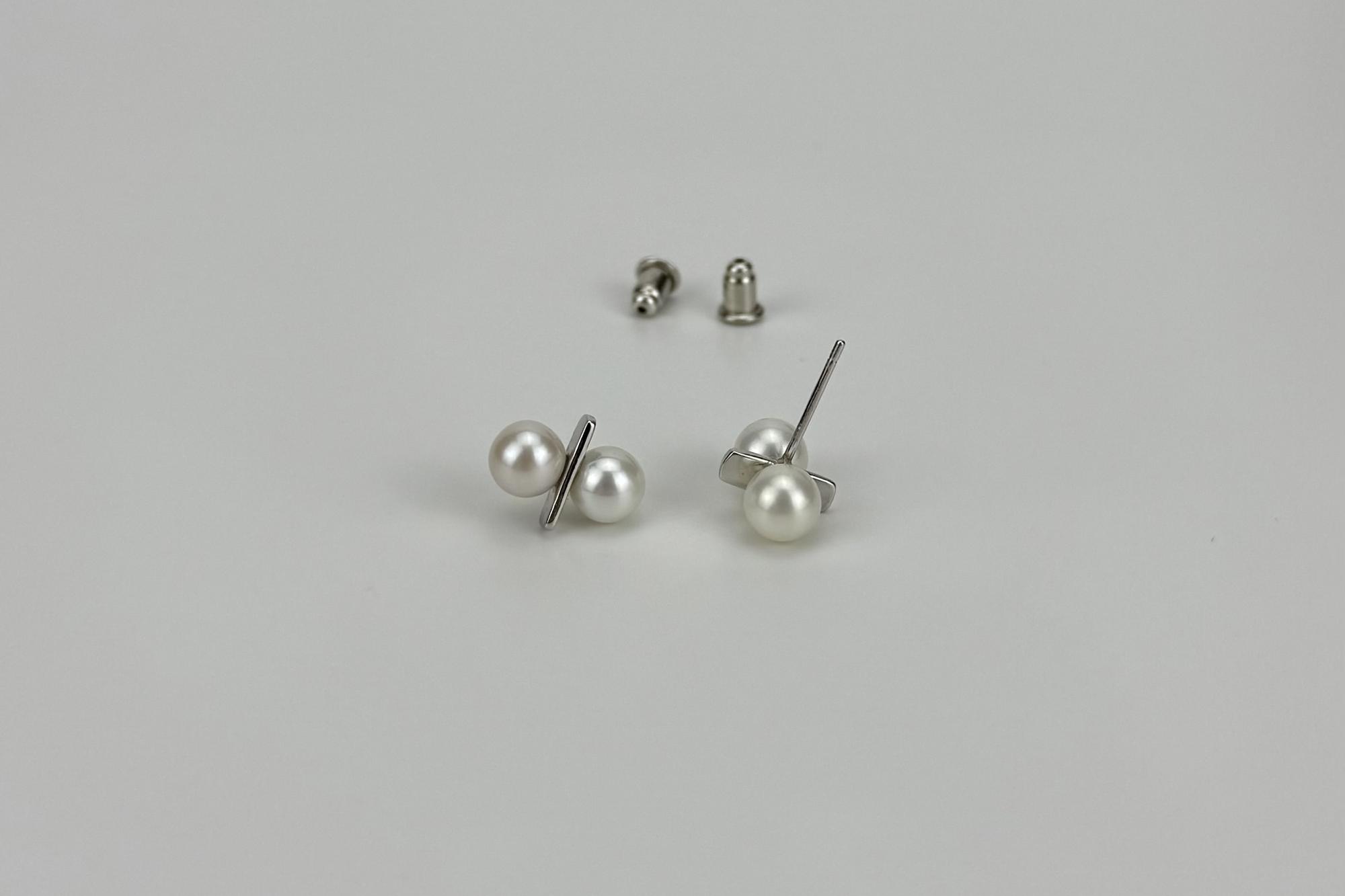 Серьги гвоздики с натуральным жемчугом PACO