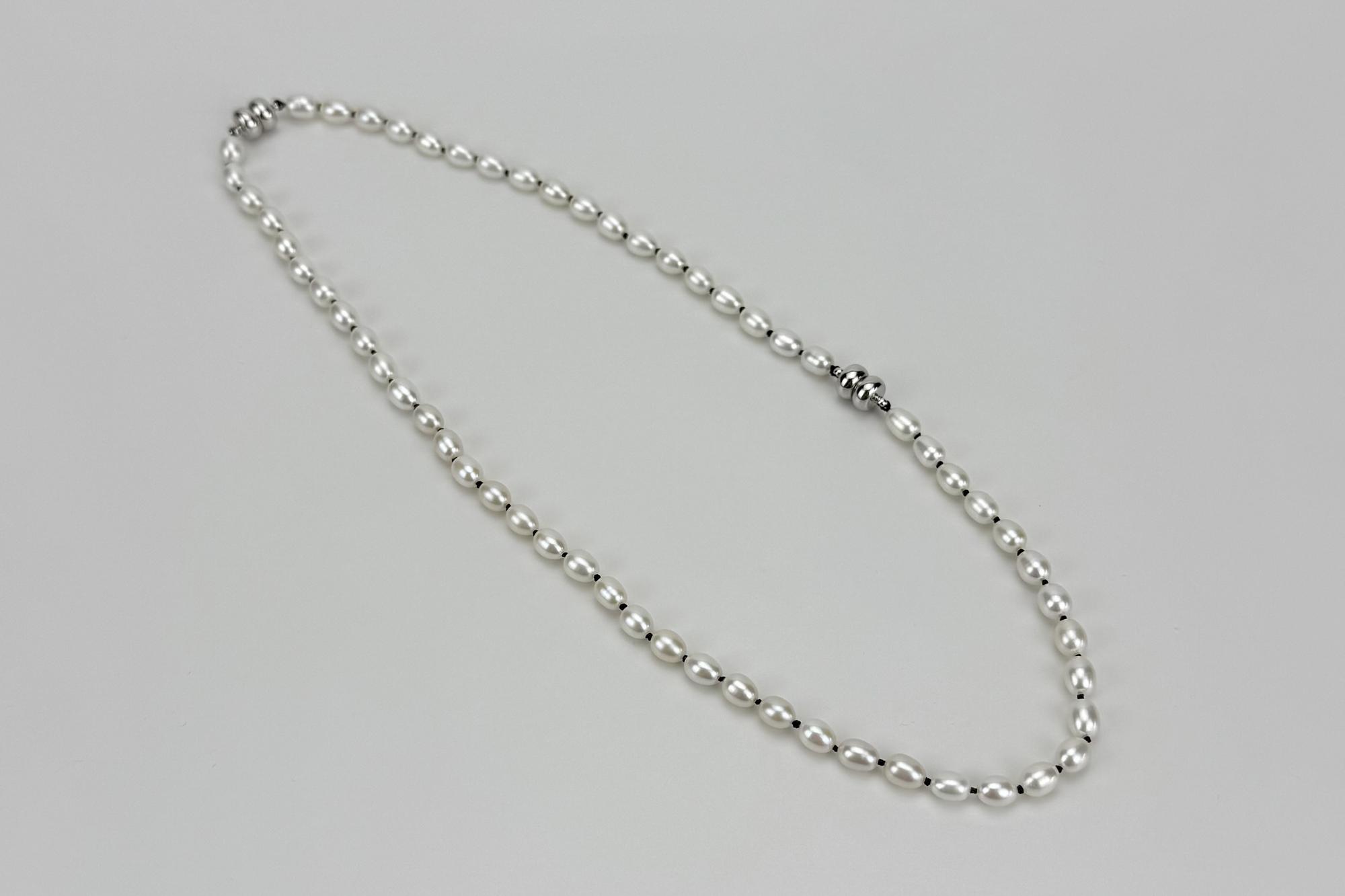 Комплект украшений из натурального жемчуга CODE c черной шелковой нитью