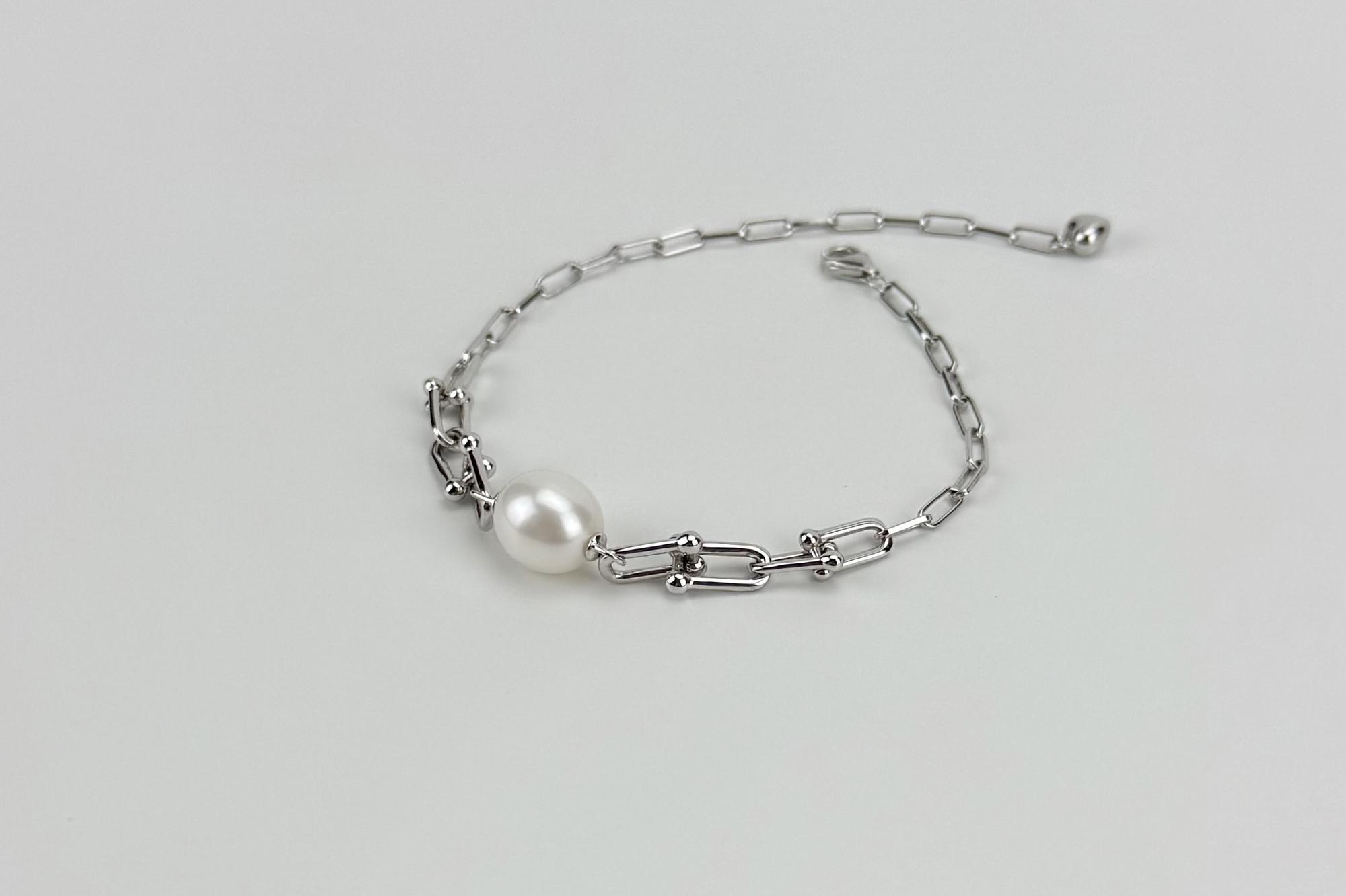 Браслет с жемчугом на цепочке ZUSS