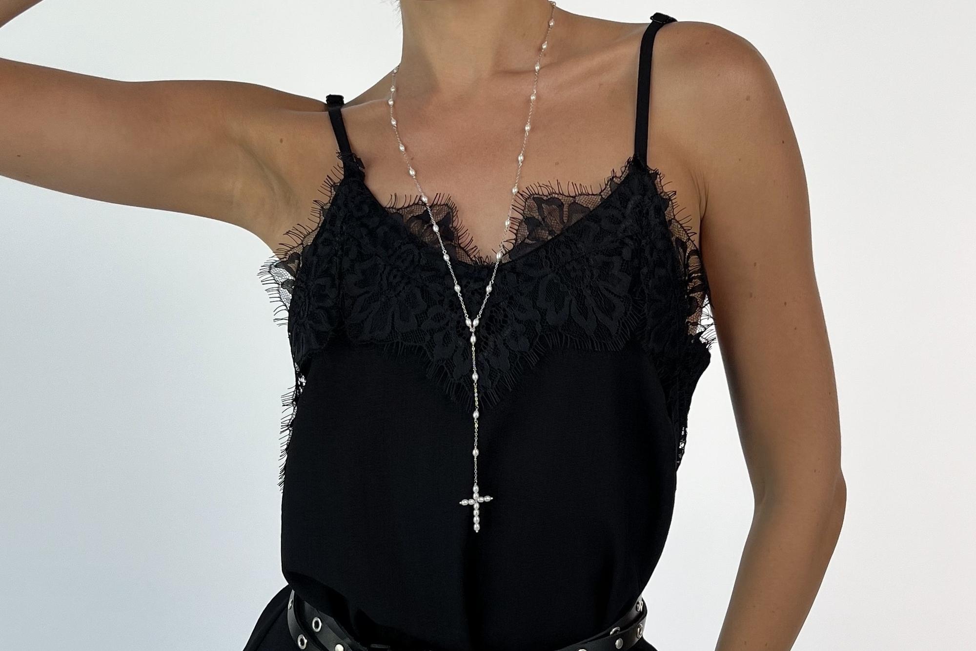 Длинное колье с натуральным жемчугом и крестом HOLINESS