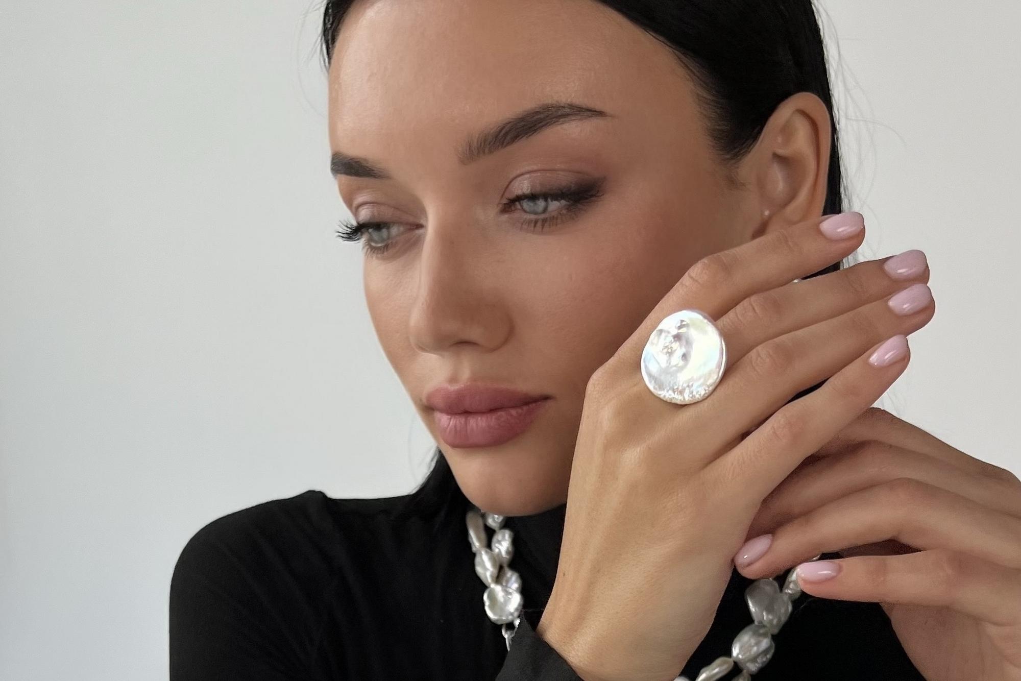 Кольцо с крупным жемчугом барокко ATAKAMA