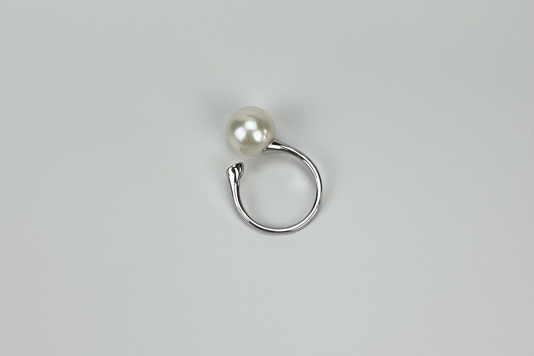 Кольцо с крупной жемчужиной ONE