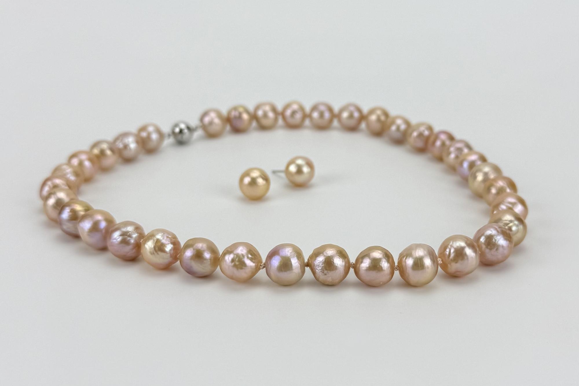 Комплект украшений из натурального персикового жемчуга METEOR PEARLS