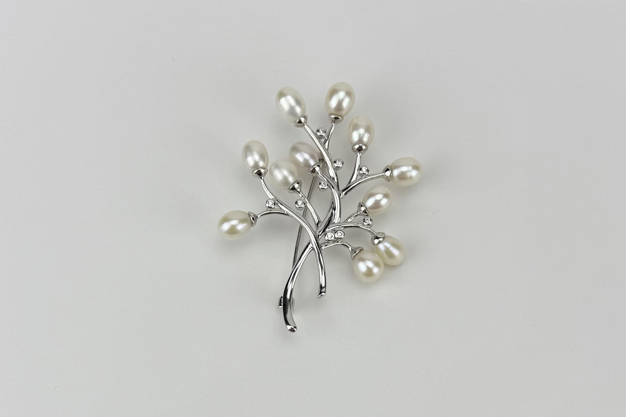 Крупная брошь с натуральным жемчугом FLOURISH