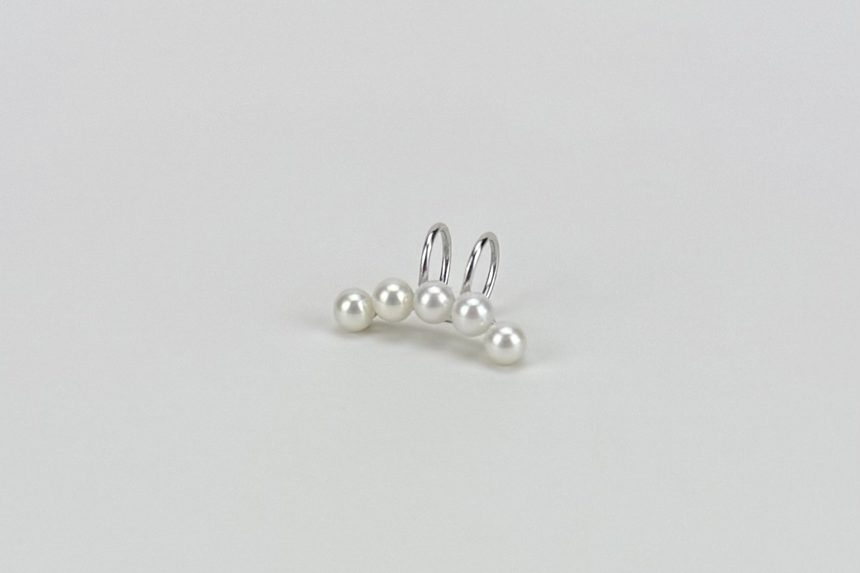 Кафф с натуральным жемчугом SELF