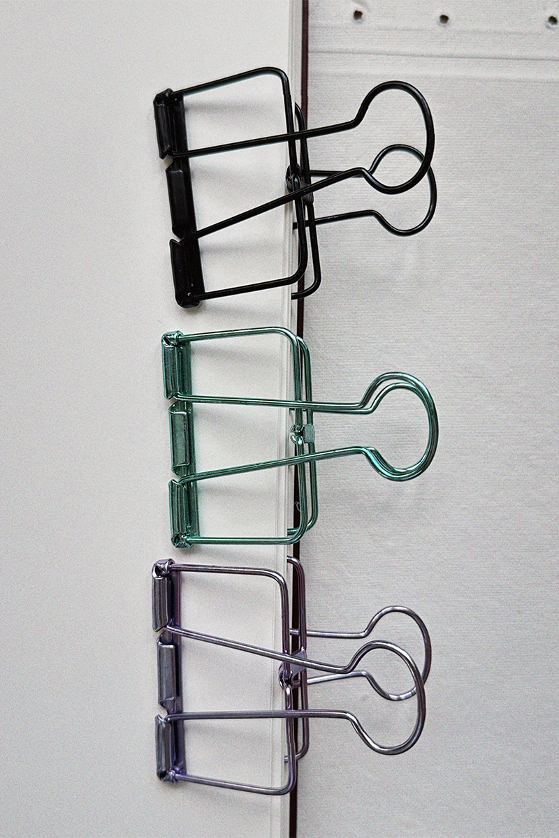 Зажим «Контур» - три цвета