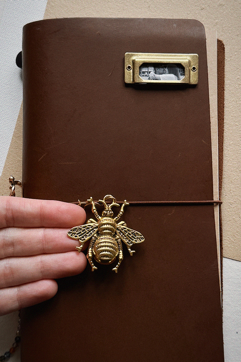 Шарм для блокнота ‘«Пчела»
