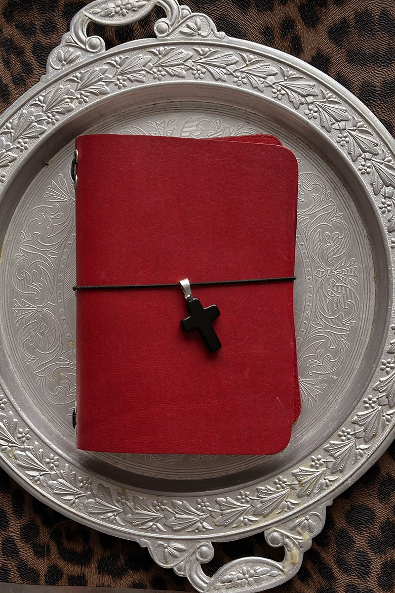 Блокнот красный Traveler's 10x14 см