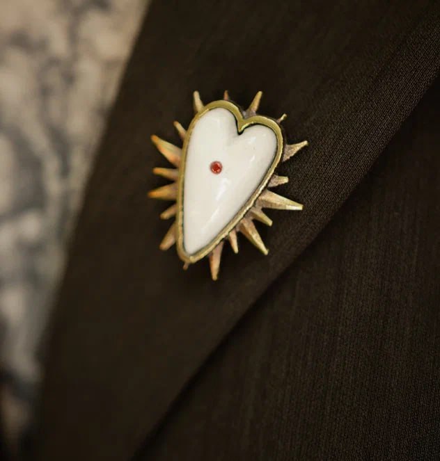 Брошь "Горящее сердце"