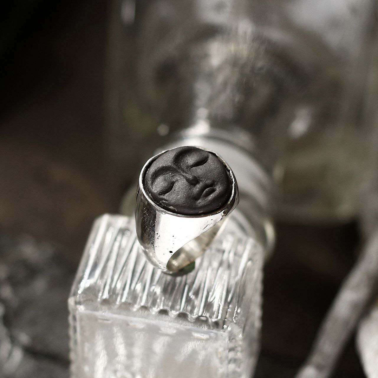 Перстень "Черный лунный лик"