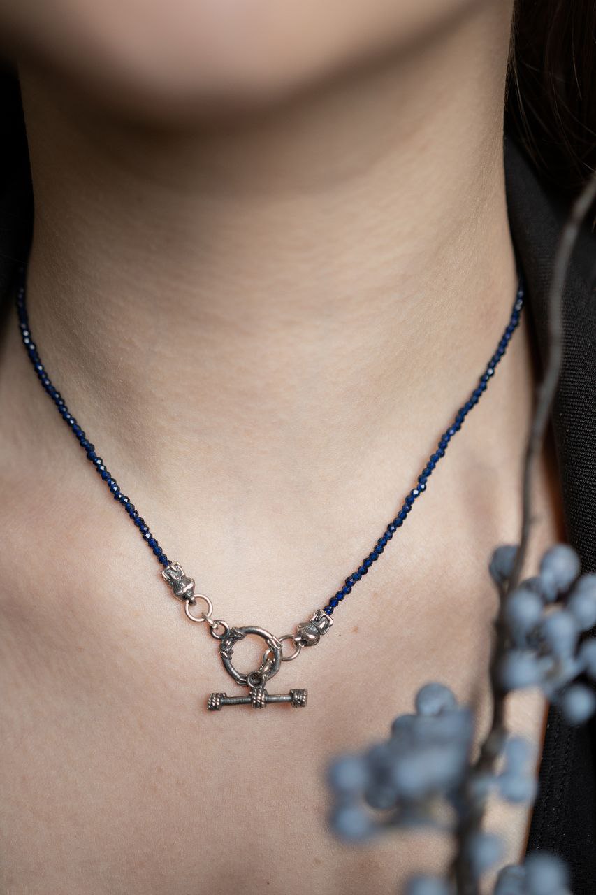 Чокер-браслет "Блики луны" с серебряной застежкой