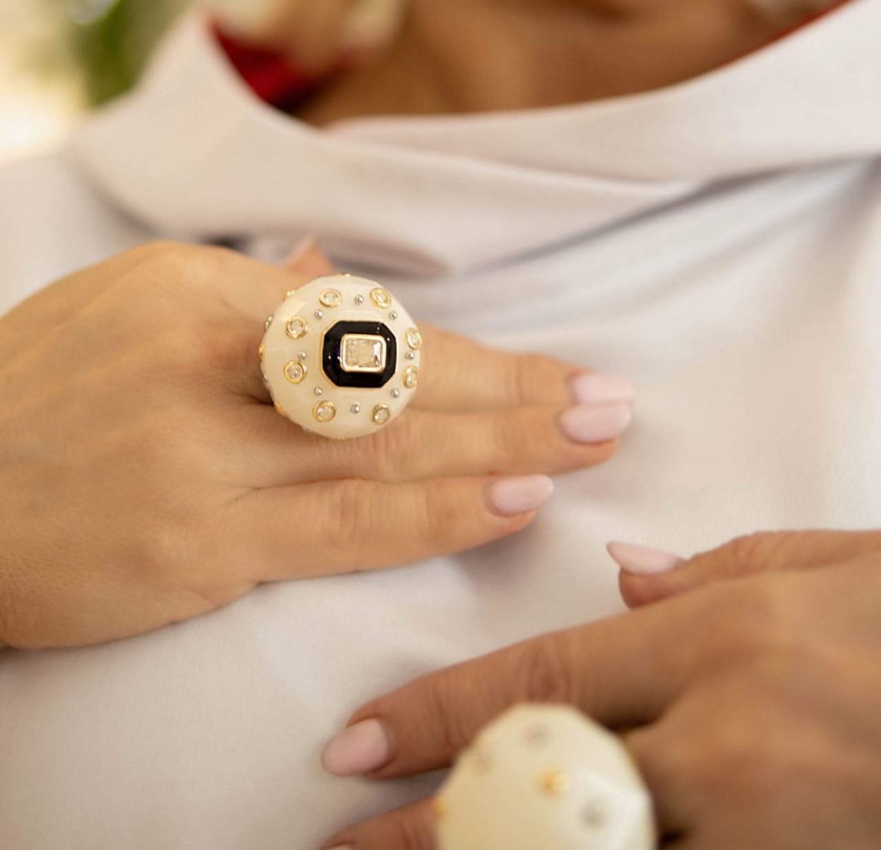 Кольцо "Сестричка старшая в короне" белое