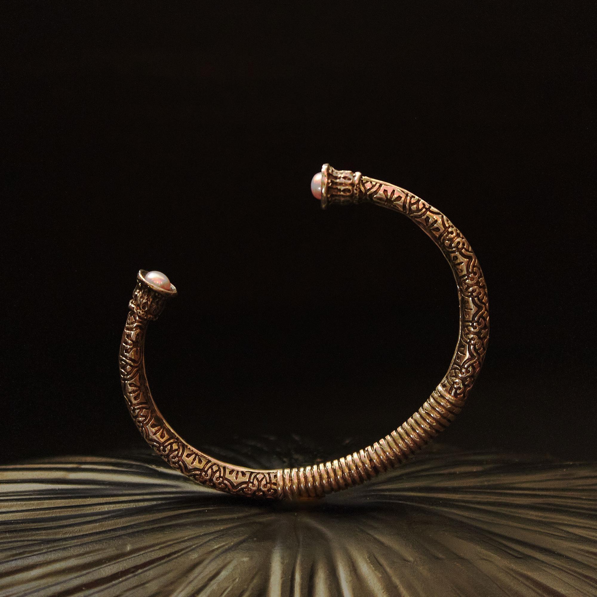 Браслет-гривна