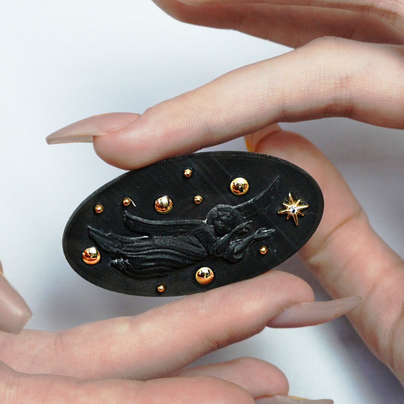 Брошь "Ангел в небе"