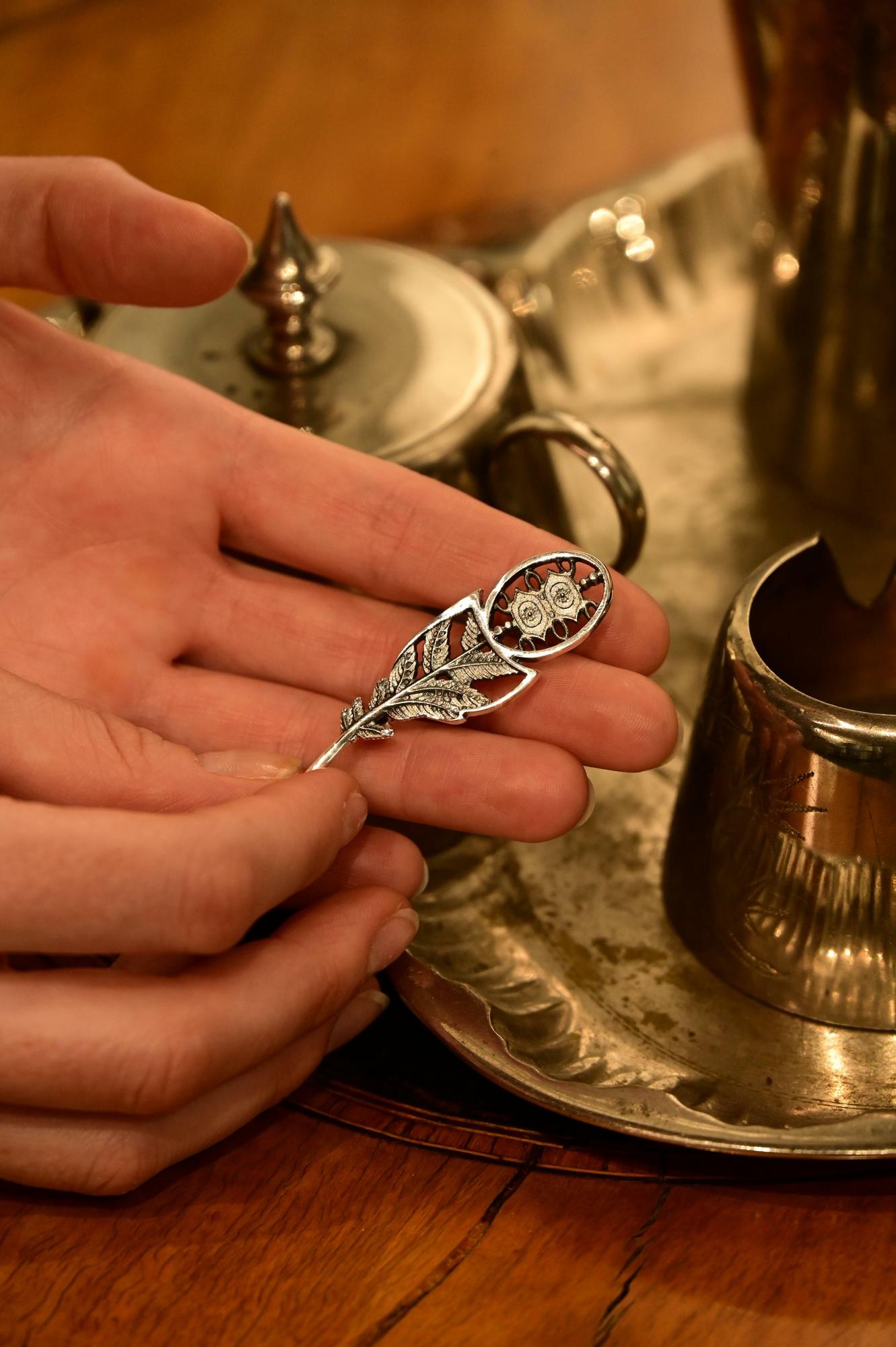 Брошь "Перо"