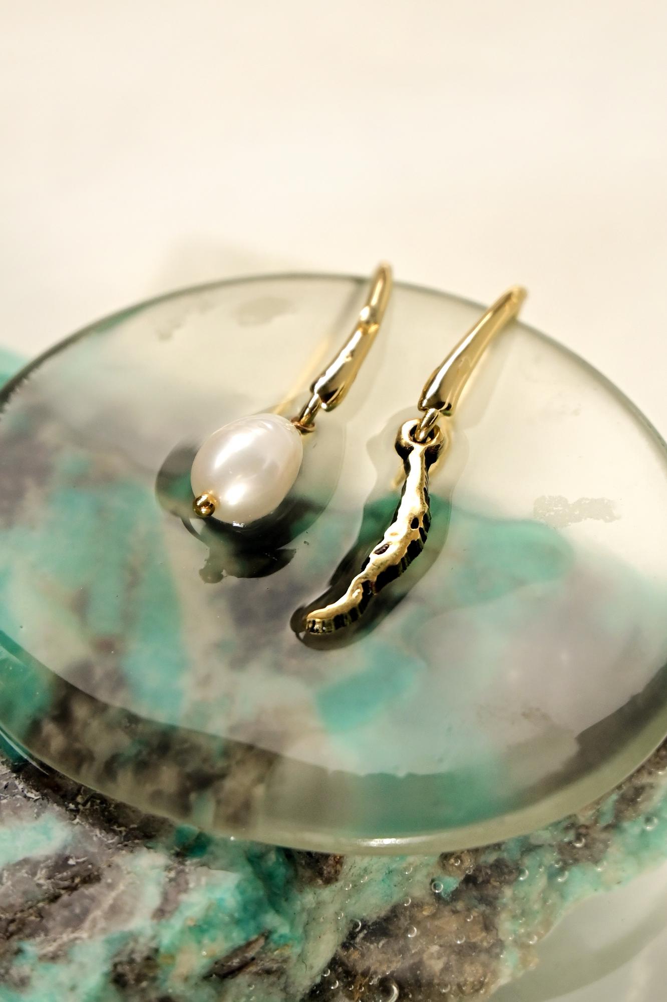 Ассиметричные серьги "Силуэт Байкала" с жемчугом