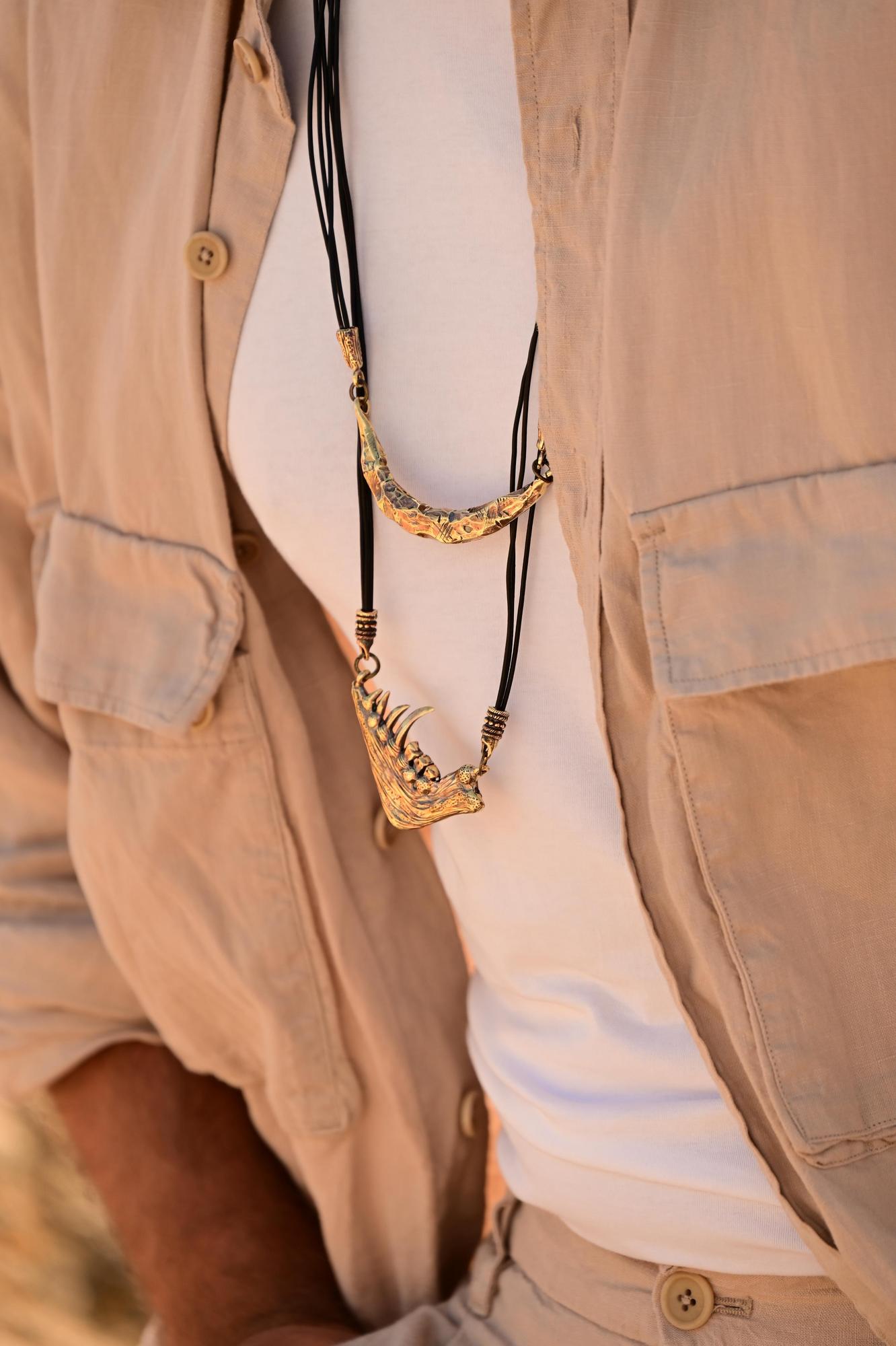 Колье "Наскальные рисунки"