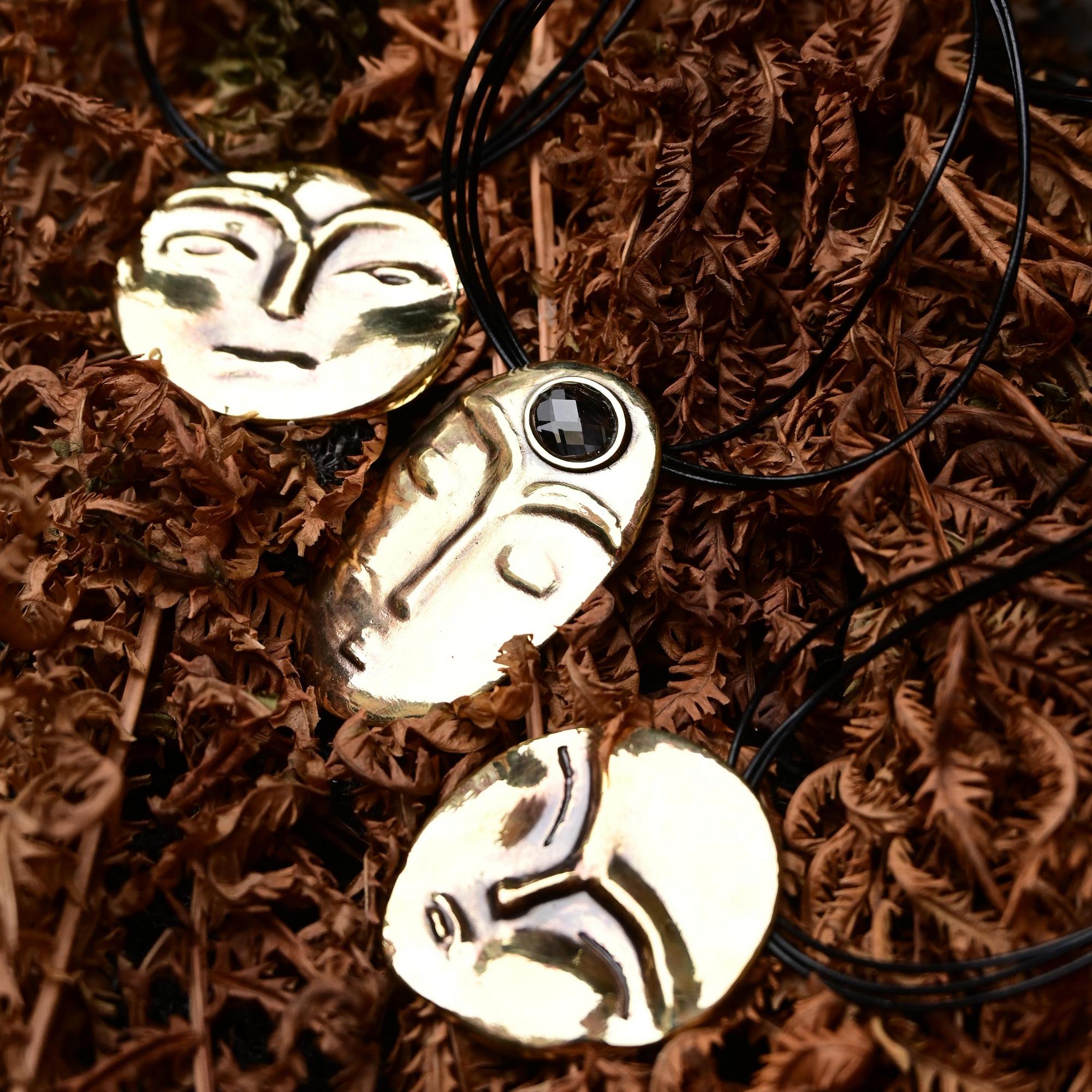 Колье "Три шамана"