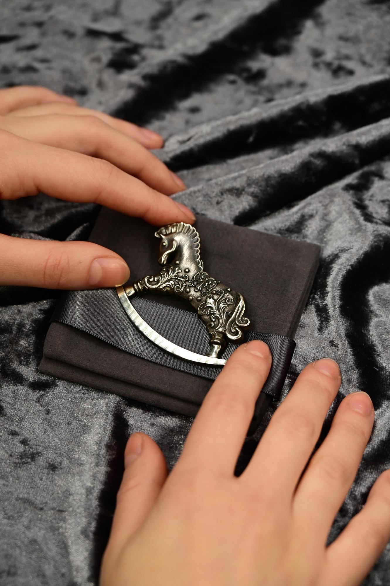 Брошь "Лошадка" из мельхиора