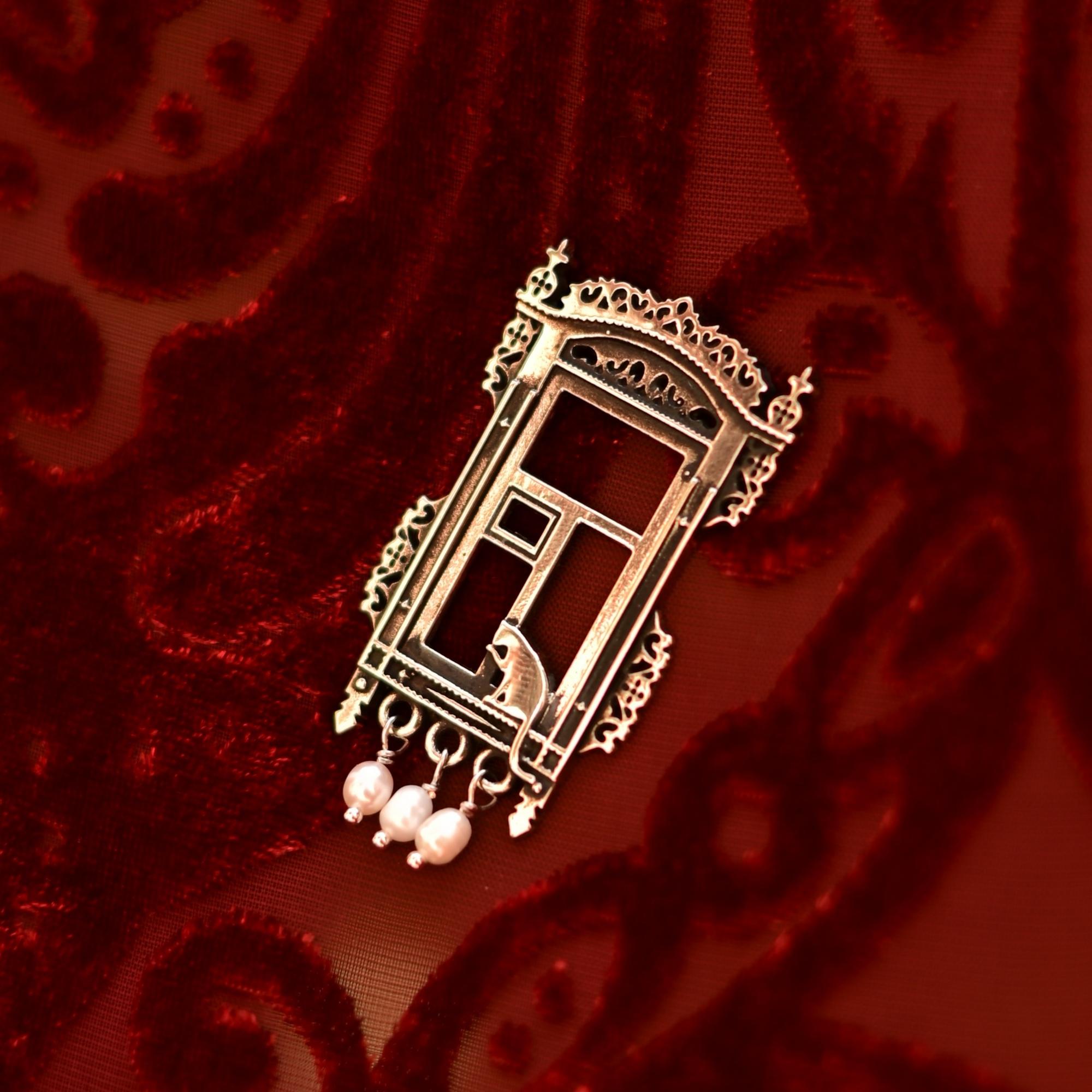 Брошь "Оконце" из бронзы