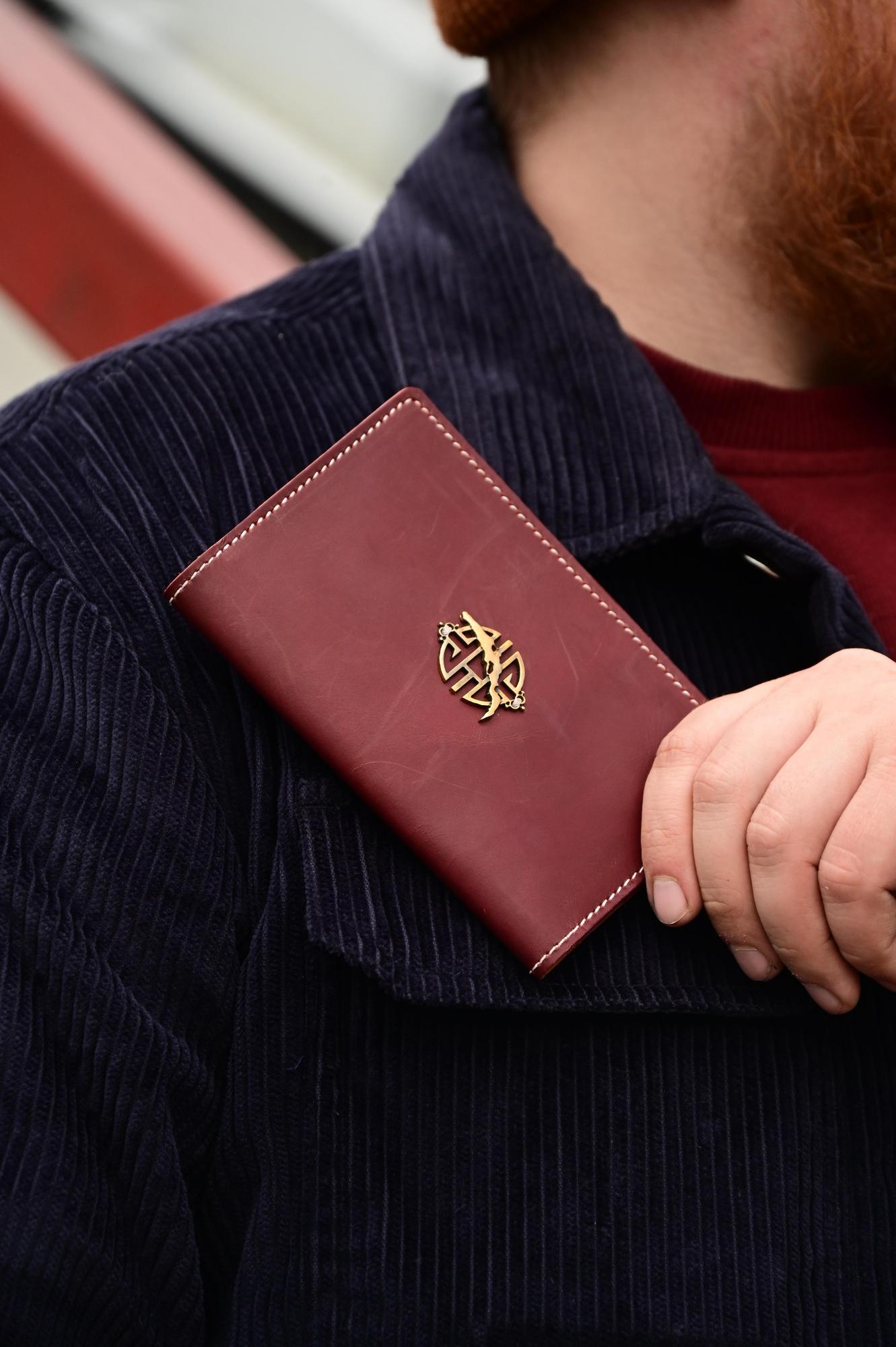 Докхолдер "Символ Благополучия" бардовый