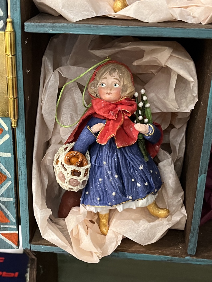 Красная шапочка с корзинкой