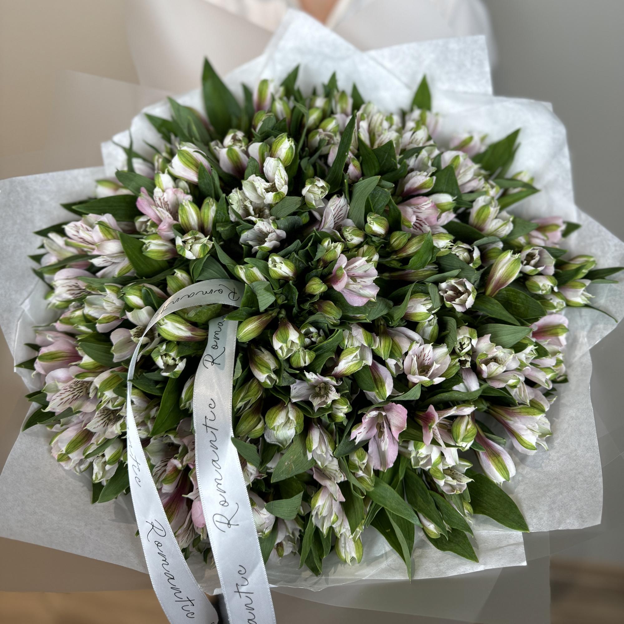 МОНОБУКЕТ ИЗ АЛЬСТРОМЕРИИ