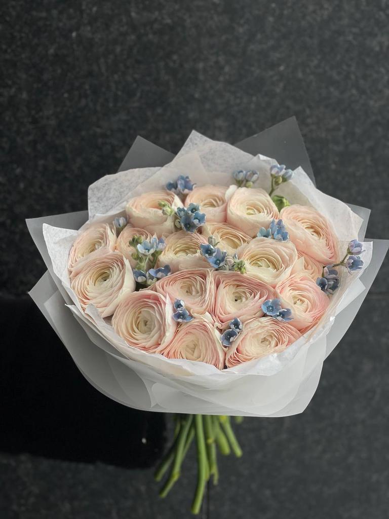 ДУОБУКЕТ ИЗ РАНУНКУЛЮСОВ (15 ШТ,) И ОКСИПИТАЛУМА