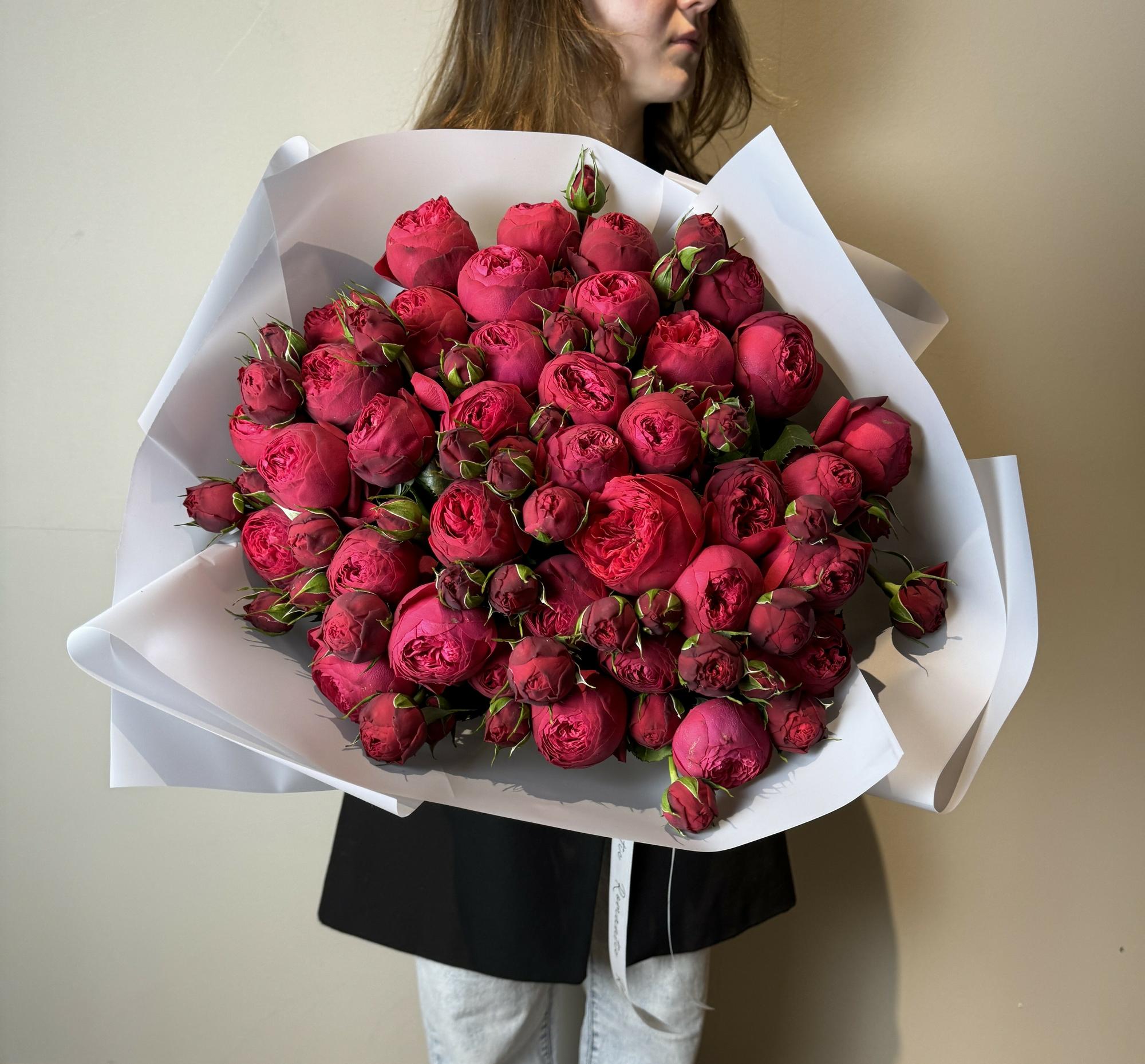 МОНОБУКЕТ ИЗ ПИОНОВИДНОЙ РОЗЫ РЭД ПИАНО