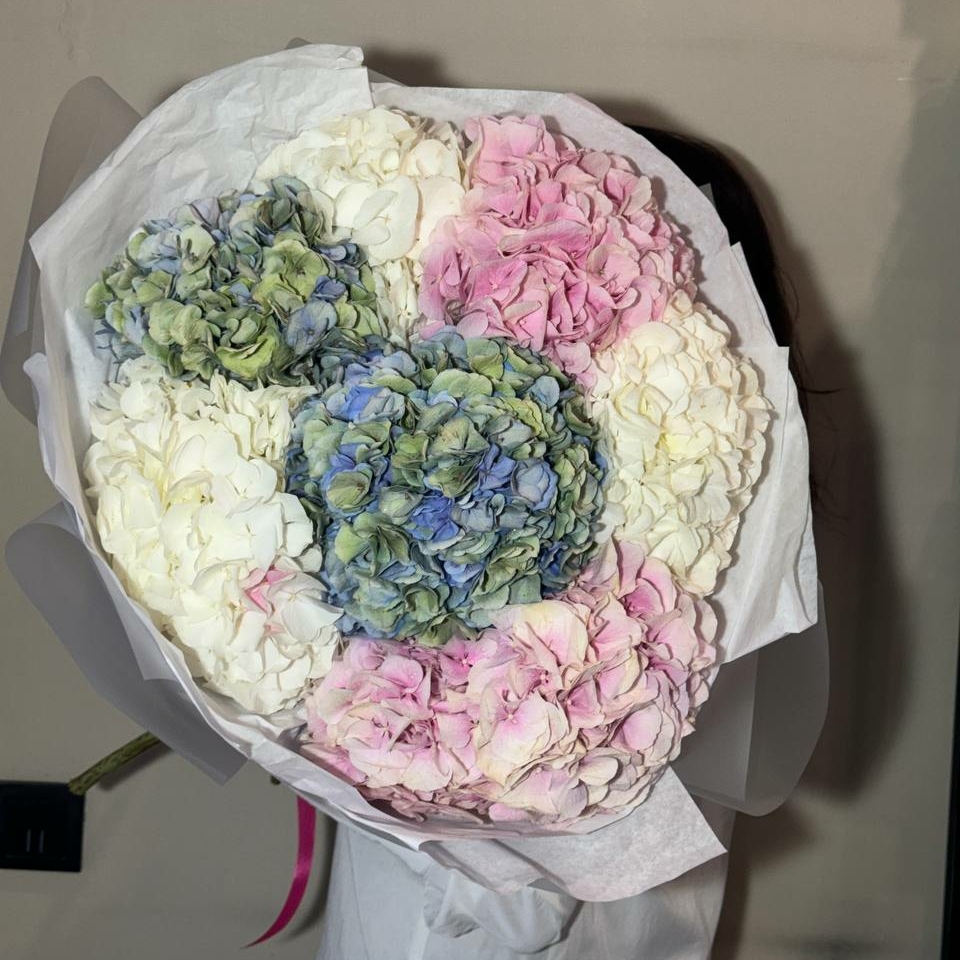 МОНОБУКЕТ С ГОРТЕНЗИЯМИ