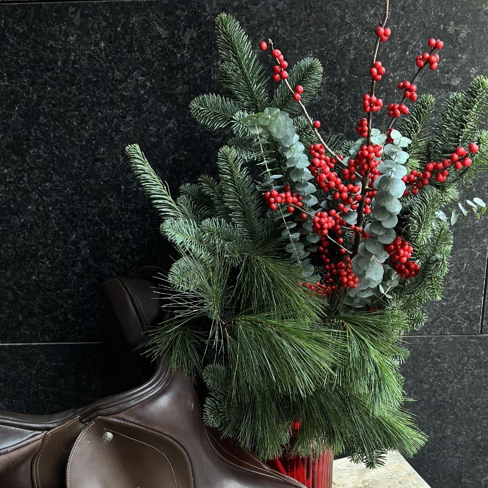 БУКЕТ НОВОГОДНИЙ С ИЛЕКСОМ