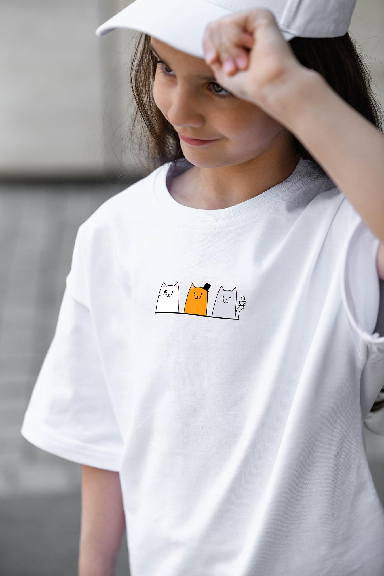 ТРИ ПИТЕРСКИХ КОТА